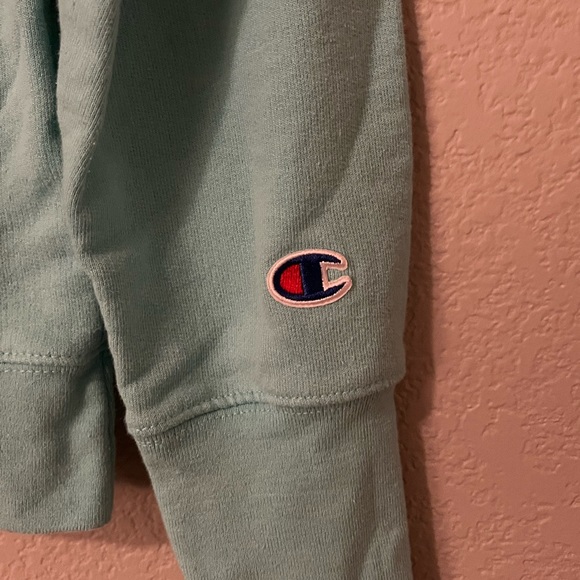 Champion Crewneck - Picture 2 of 4